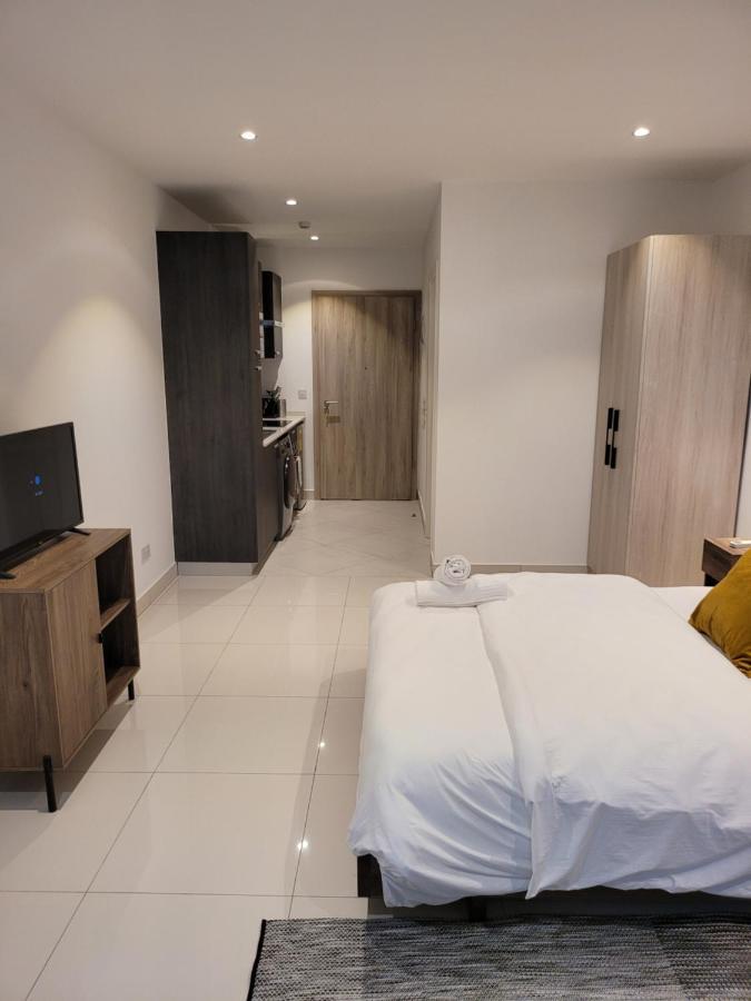 Rt Properties @ The Lennox Airport Residential アクラ エクステリア 写真